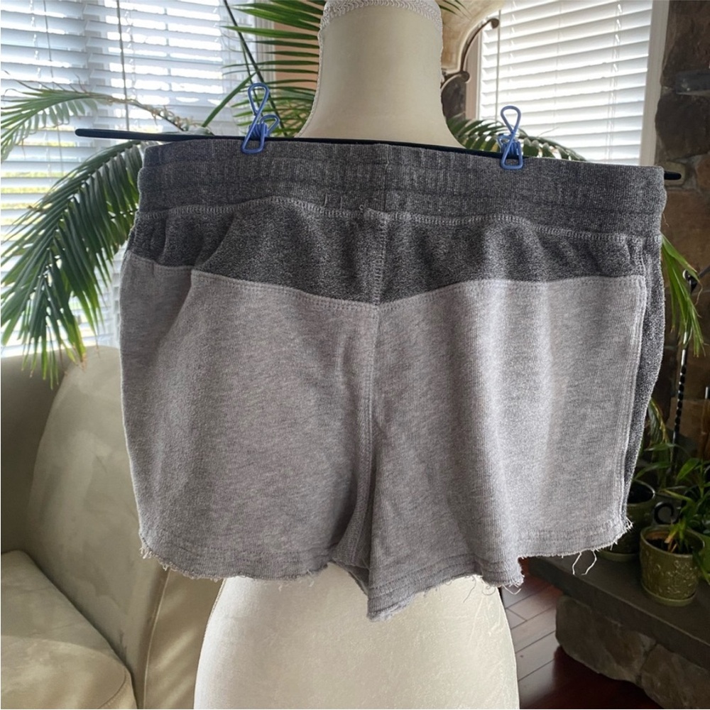 Splendid Shorts - Picture 3 of 4
